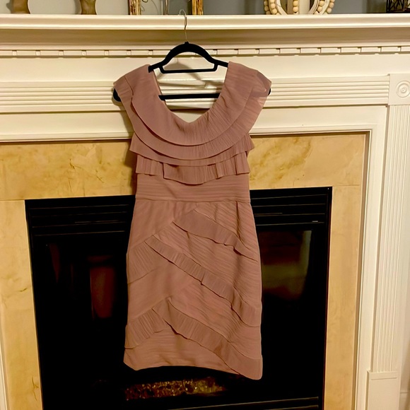 Maggy London Dresses & Skirts - Maggy London Off the Shoulder Dress